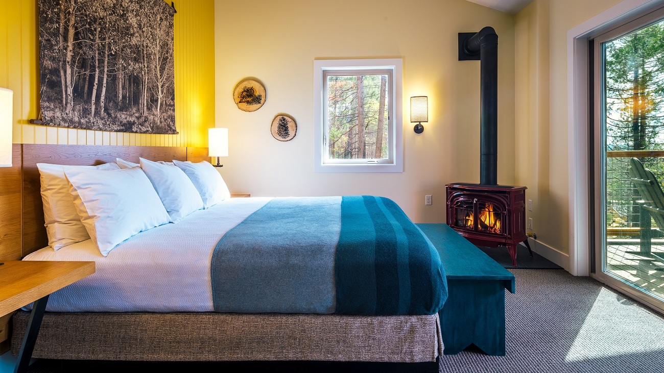 Hillside-Villa-Sleeping-Area-Kim-Carroll-1300 (1)