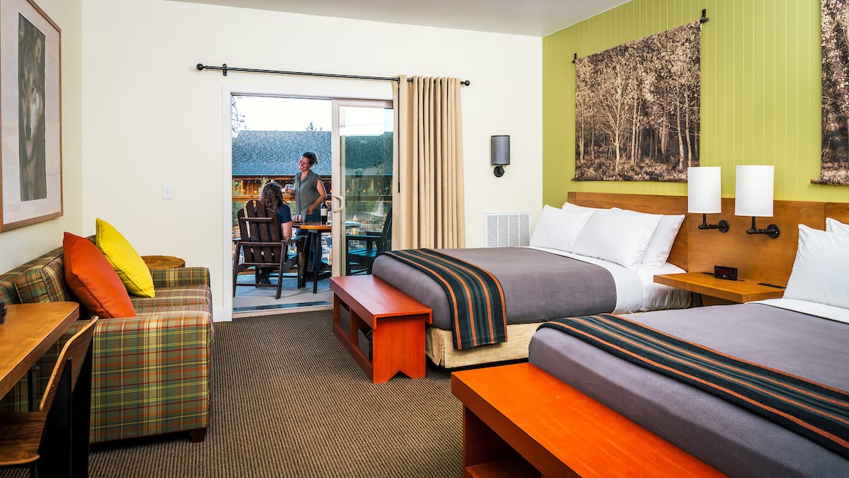 Rush-Creek-Lodge-Double-Queen-Room-Kim-Carroll