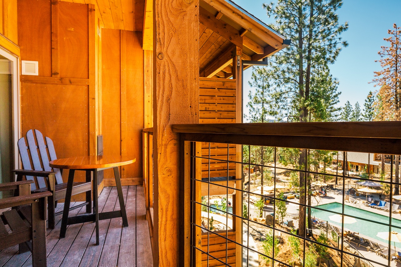 Rush-Creek-Lodge-Suite-Balcony-Kim-Carroll-7-16-1300